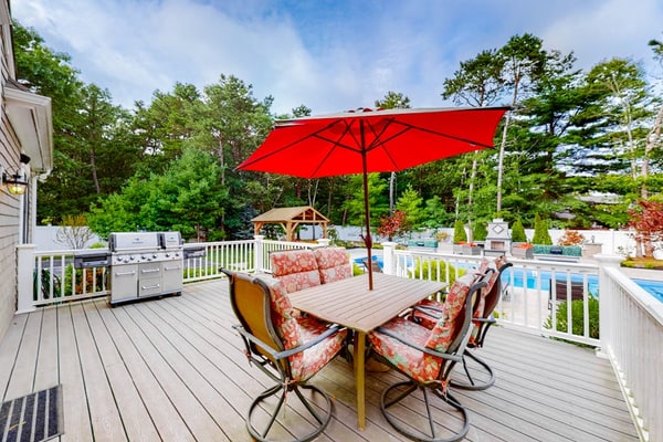 Modern home with dog-friendly yard, private pool/hot tub, pickleball & fast WiFi