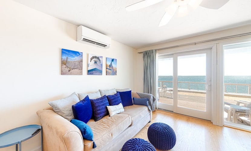 Bayfront, 2-Level Condo w/ Beach Access, 3 Decks, WiFi & Bay Views at Sunset