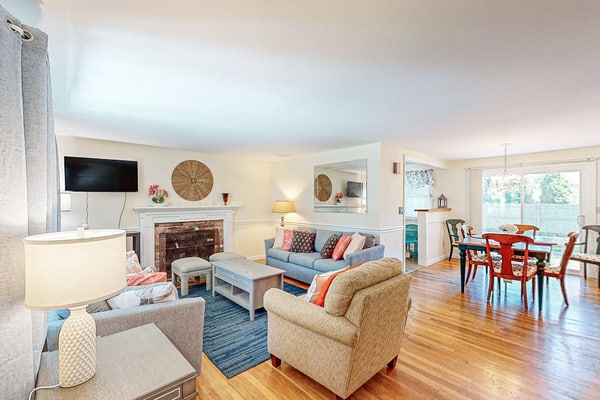Private house close to beach & playground with grill, outdoor shower, & patio