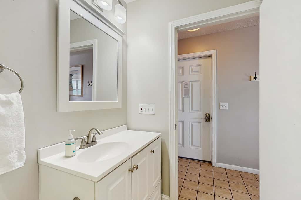 Sandbars Inn #15 - 2nd floor