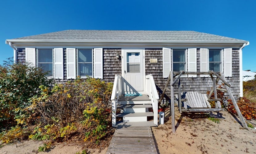 Cozy cottage steps to the beach with patio, W/D, & partial AC