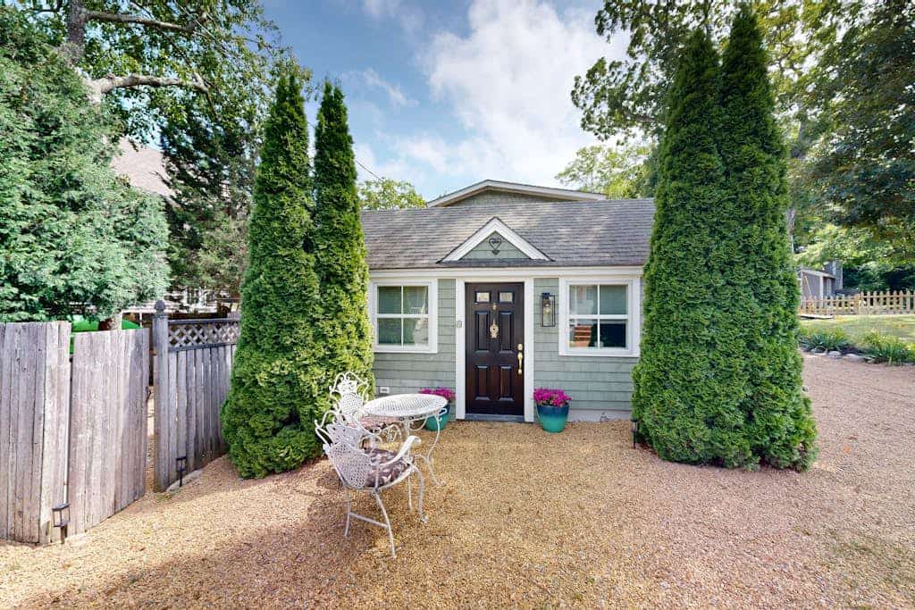 Charming studio with amazing location near town & beach