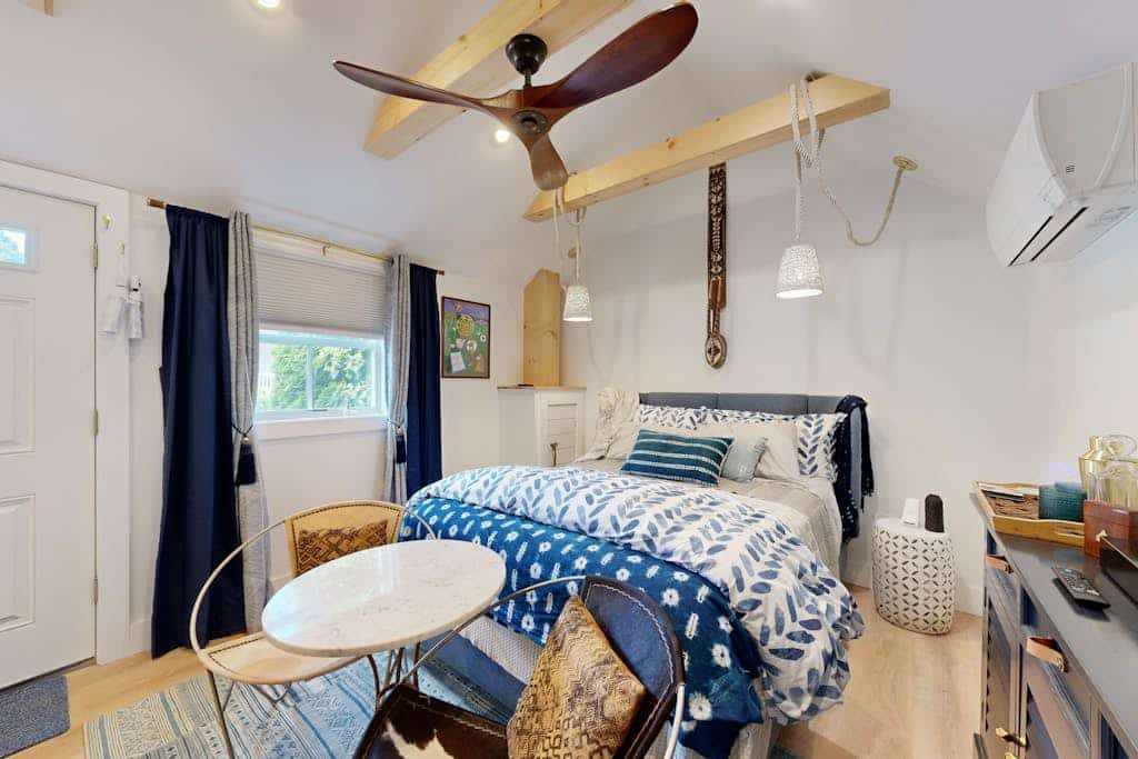 Charming studio with amazing location near town & beach