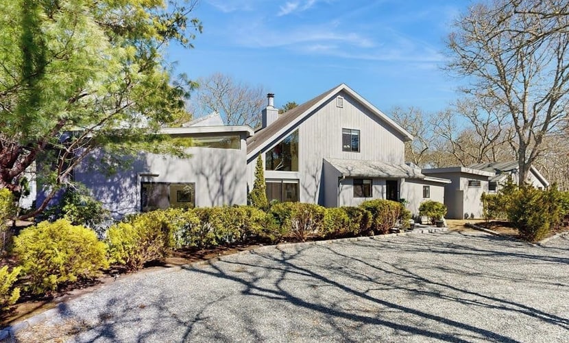 Spacious island home near Farm Neck Golf Course, the beach and town