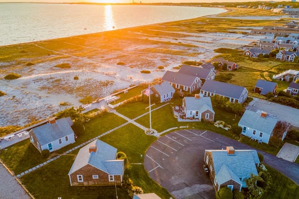 Oceanfront cottage near town with full kitchen, AC, beach access & patio