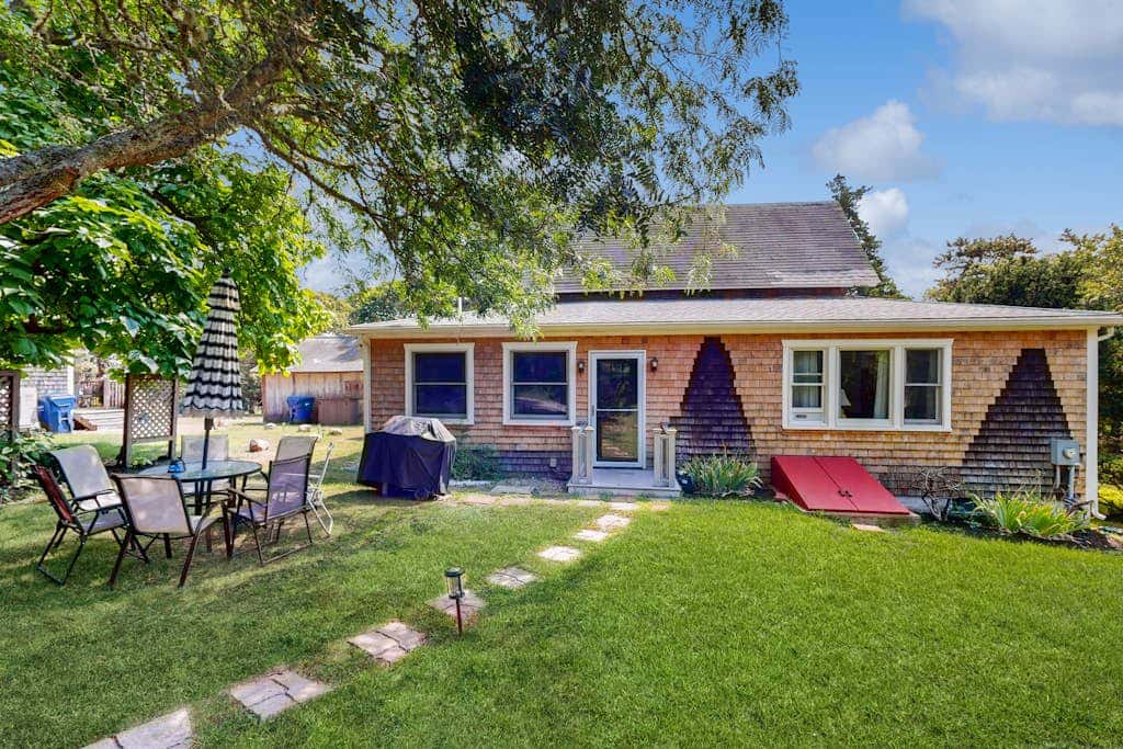 Oak Leaf Cape Cottage