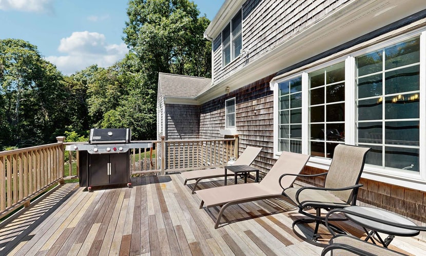 Spacious home with huge deck & tree-lined yard, grill, & WiFi - great location