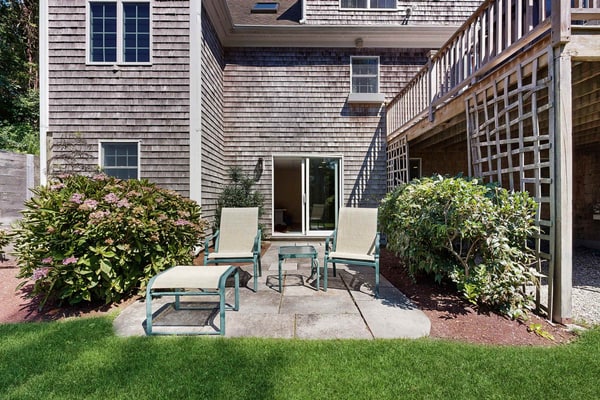 Spacious home with huge deck & tree-lined yard, grill, & WiFi - great location