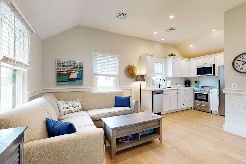 Beautifully remodeled cottage near the beach with central AC, gas grill & lawn