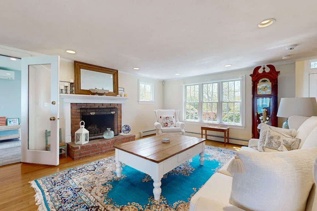 Oceanfront charmer with deck, pergola, grill, full kitchen, telescope, & W/D