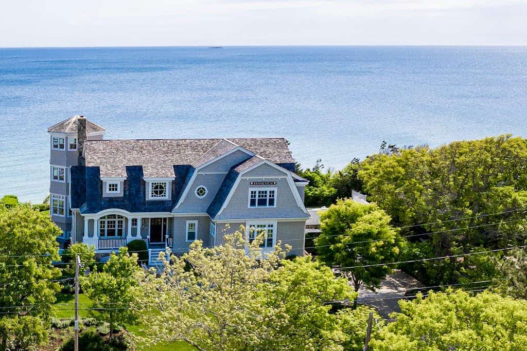 Exquisite oceanfront home with pool, pool spa, balcony, kayaks, & W/D
