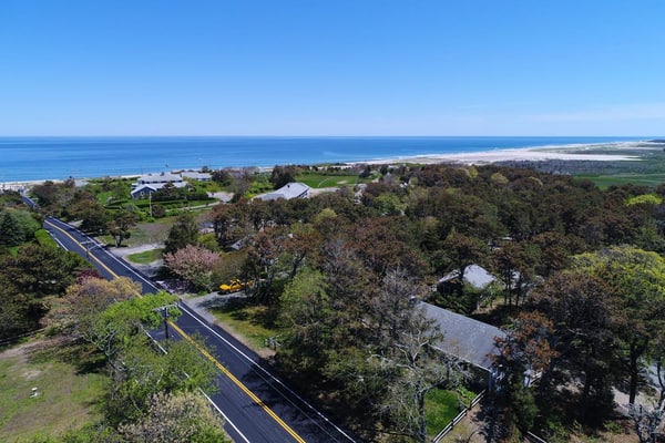 2nd floor Cottage, Oceanview, Deck, Shared Grill, & Outdoor Shower