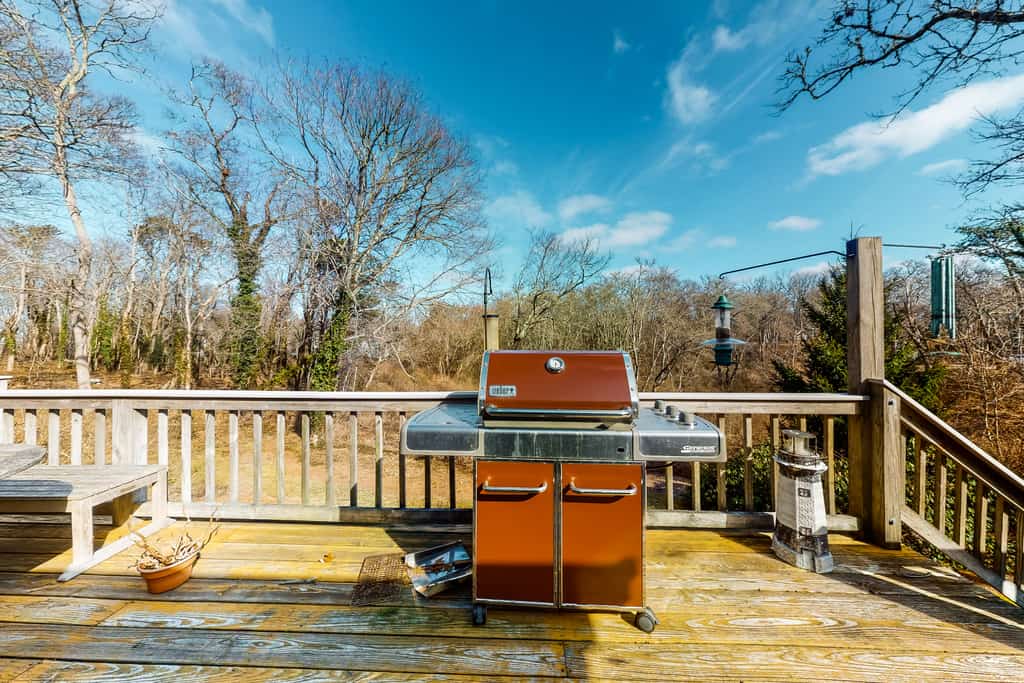 Stylish Orleans home with spacious deck - near bay & ocean beach