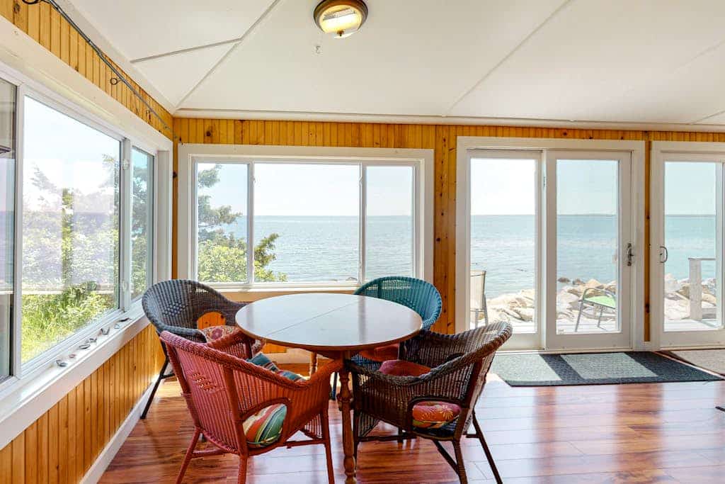 Lovely oceanfront cottage with deck, grill, & panoramic views