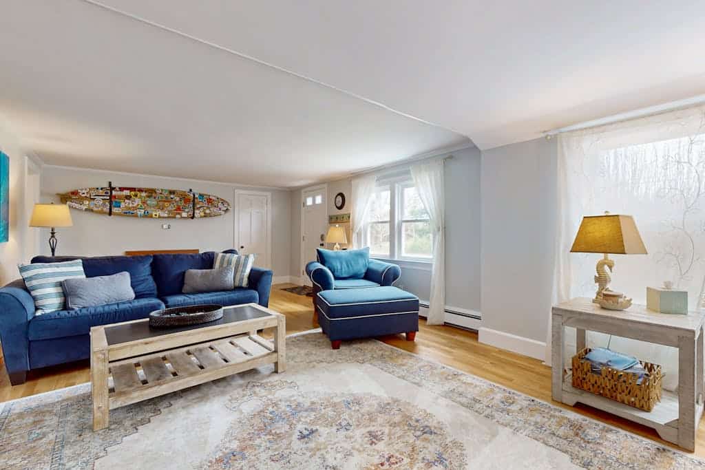 Skaket Beach escape: Corner-lot home with big yard - walk to Warm Bayside Shore