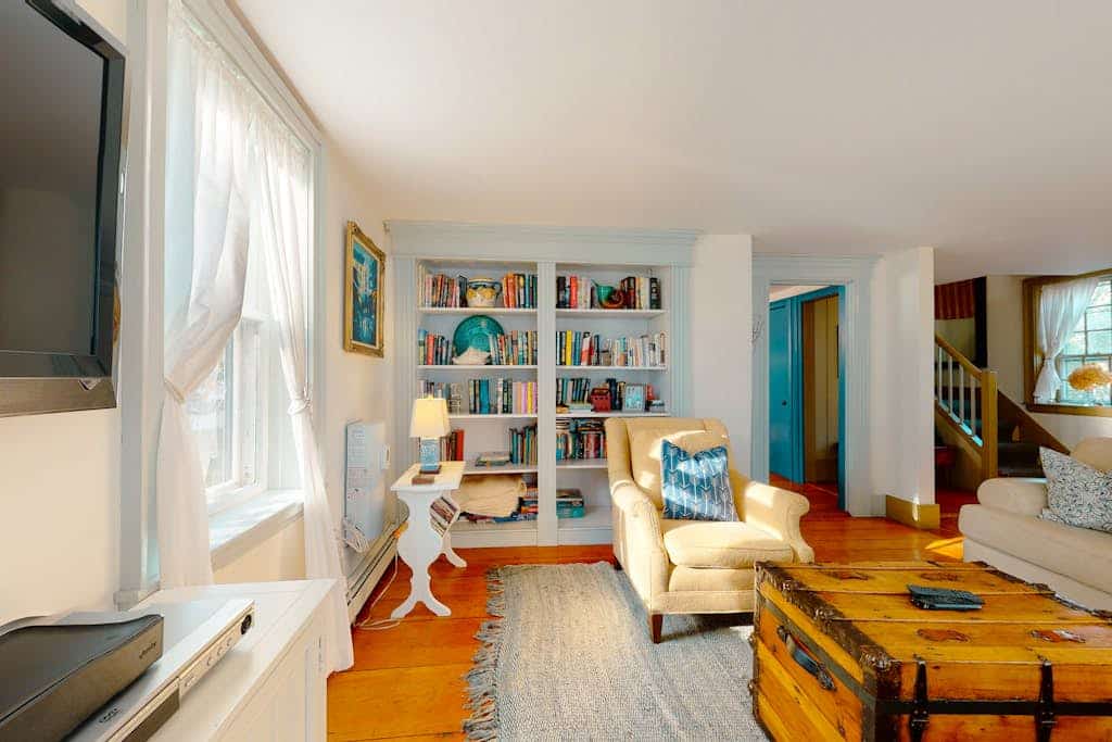 Beautifully Remodeled Classic Beach Home on Cape Cod Rail Trail