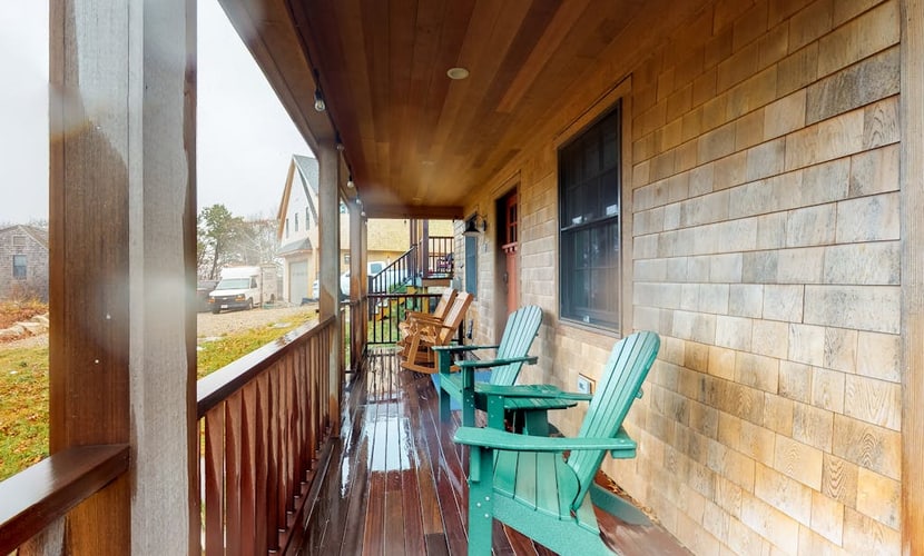 Town Hill Haven for Romantic Coastal Escape, shopping, dining, and entertainment