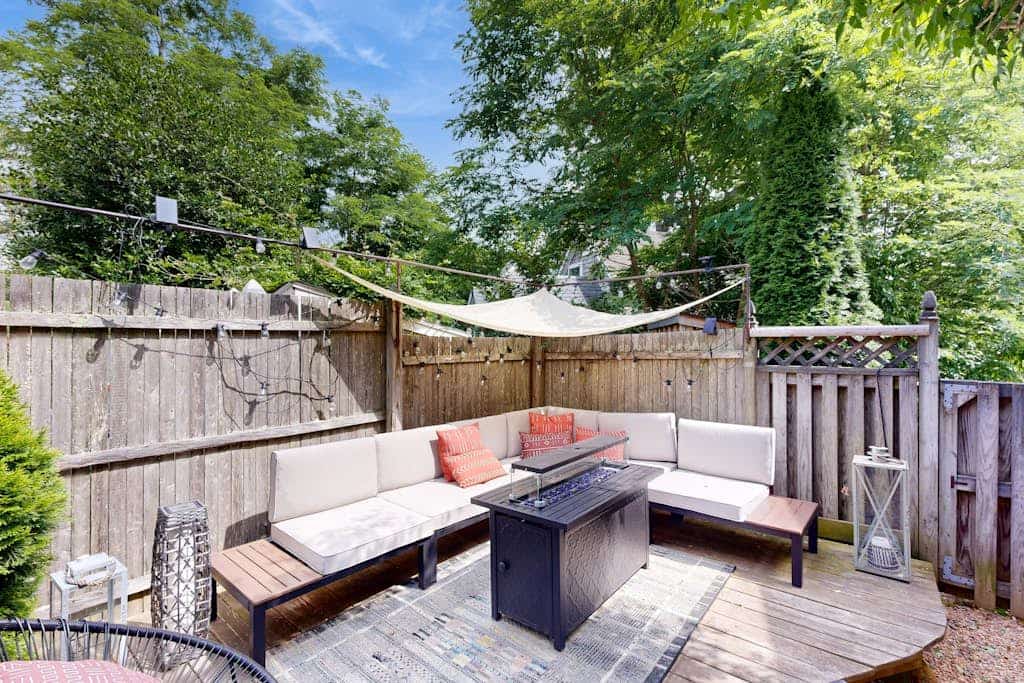 Updated house close to town and beach with patio, AC, and games