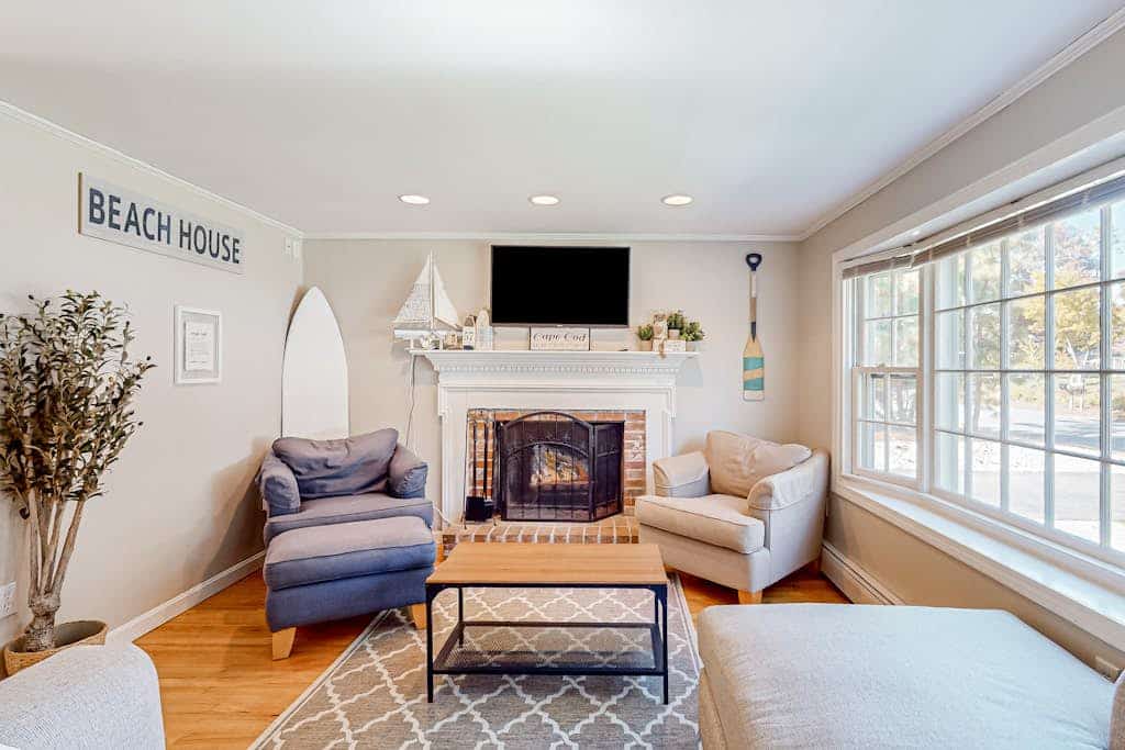 Charming home with private pool, deeded bay access, firepit, & W/D