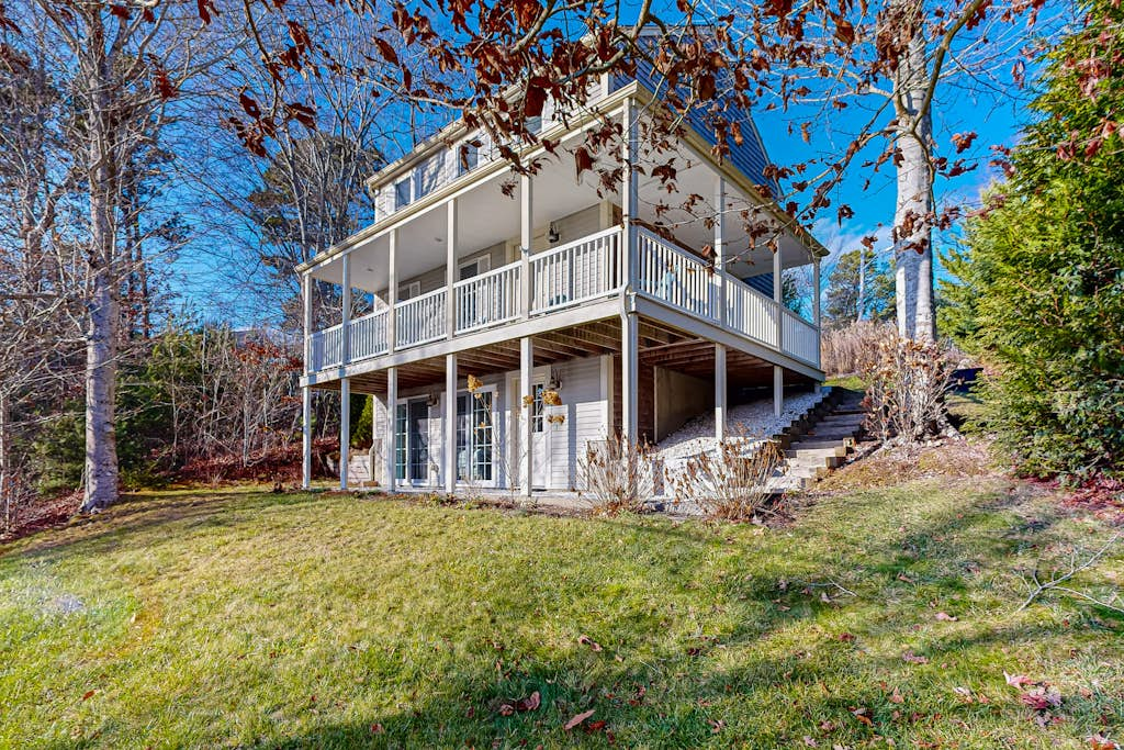 Pond View Getaway