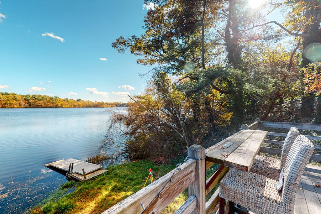 Heavenly Lakefront