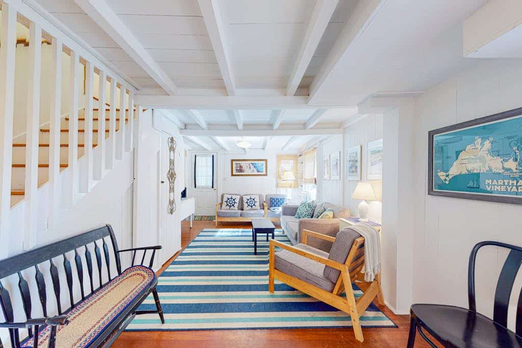 Family friendly, walking distance to town, harbor, shops, restaurants, beaches
