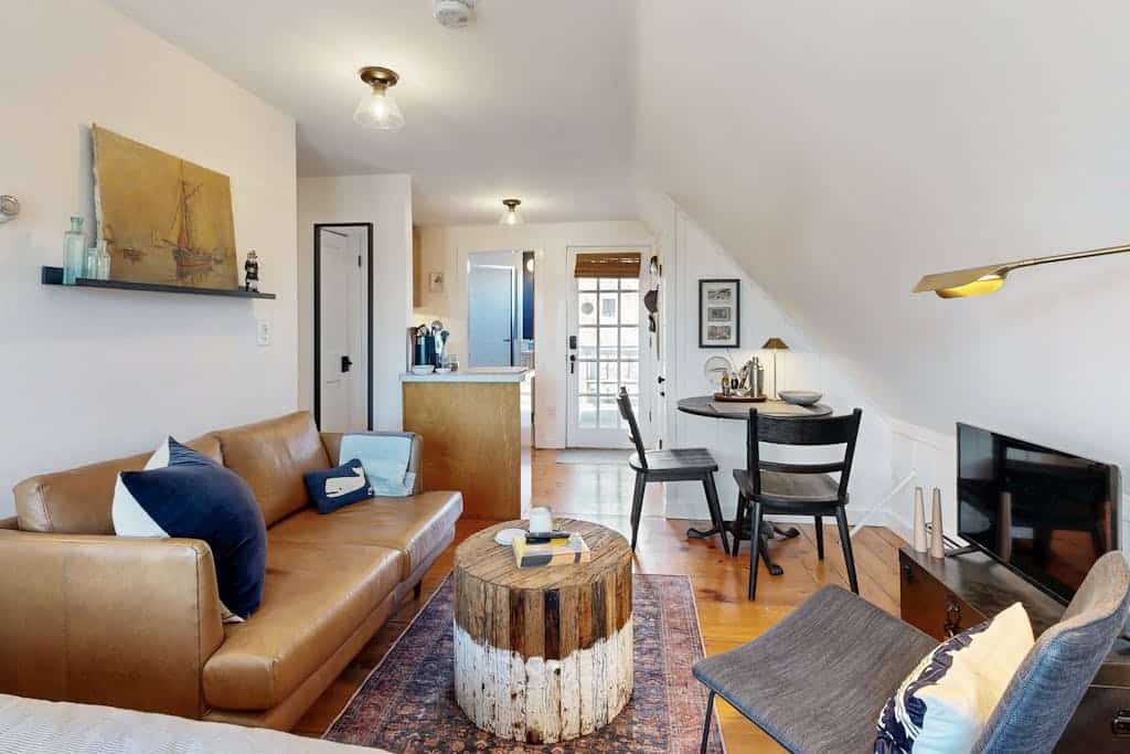 Cozy condo in great location with deck, board games, & AC