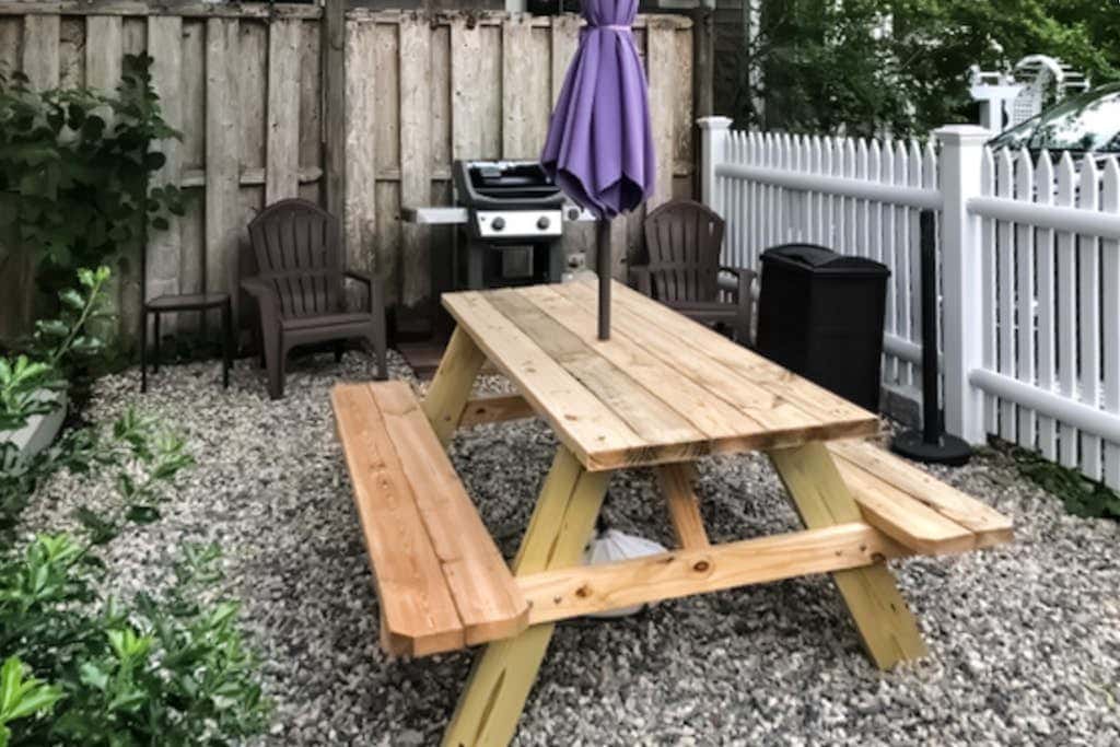 The Poolside Cabana