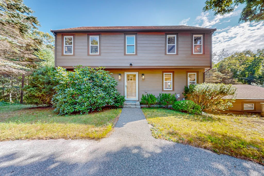 Private Pocasset Getaway