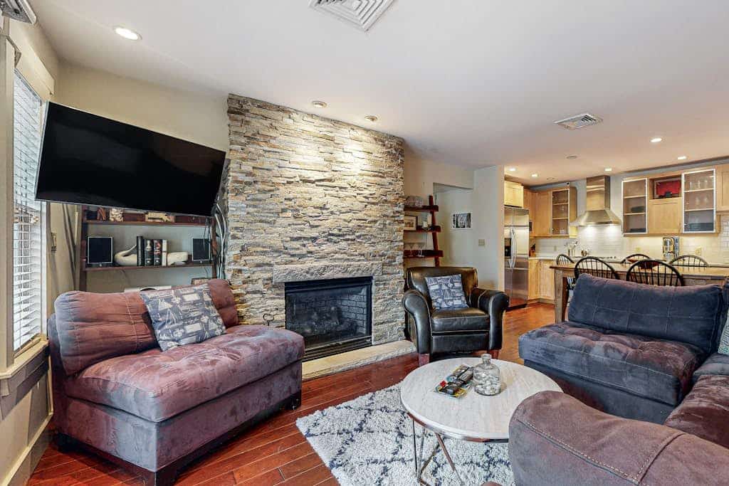 Modern west end condo close to beach with deck, W/D, parking, & AC