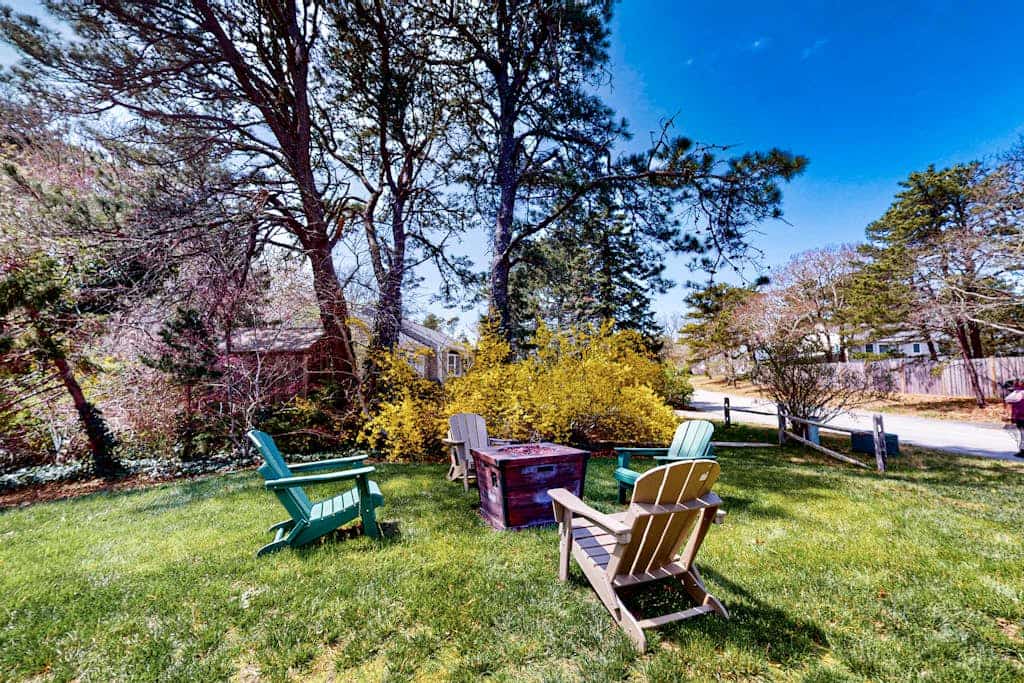 Steps to Shops, Eateries & Bike Trail Updated Wellfleet Retreat near Beach