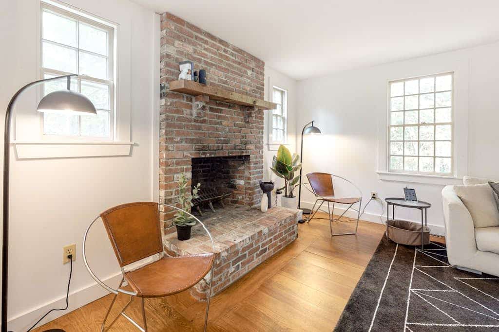 Peaceful half-acre home near ocean, dining & shops and a fire pit