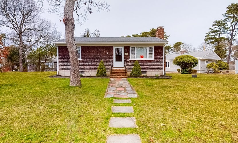 Cozy cottage, WiFi, W/D, A/C, Gas grill, Firepit