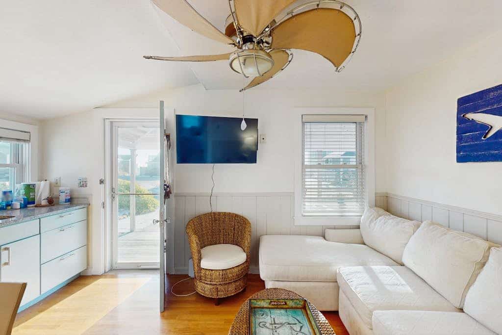Cozy coastal condo steps from the beach with private deck & two parking spots
