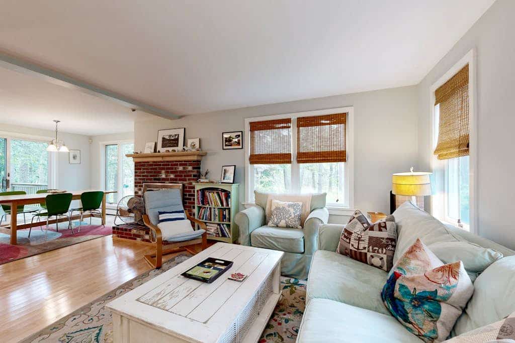Serene wooded hideaway with spacious deck & Rail Trail access - near beach