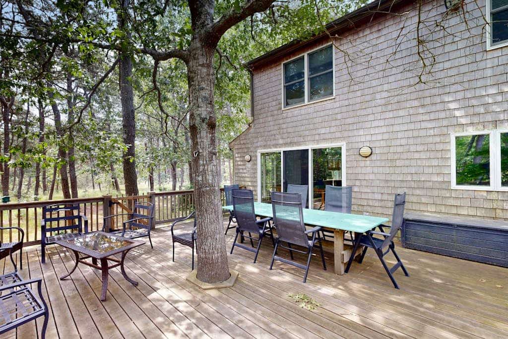 Serene wooded hideaway with spacious deck & Rail Trail access - near beach