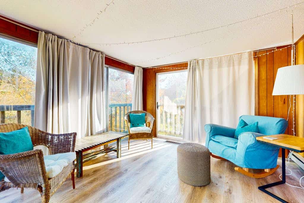 Classic Coastal Retreat W/ Free WiFi, Beach Access Nearby, Sunroom & Back Patio