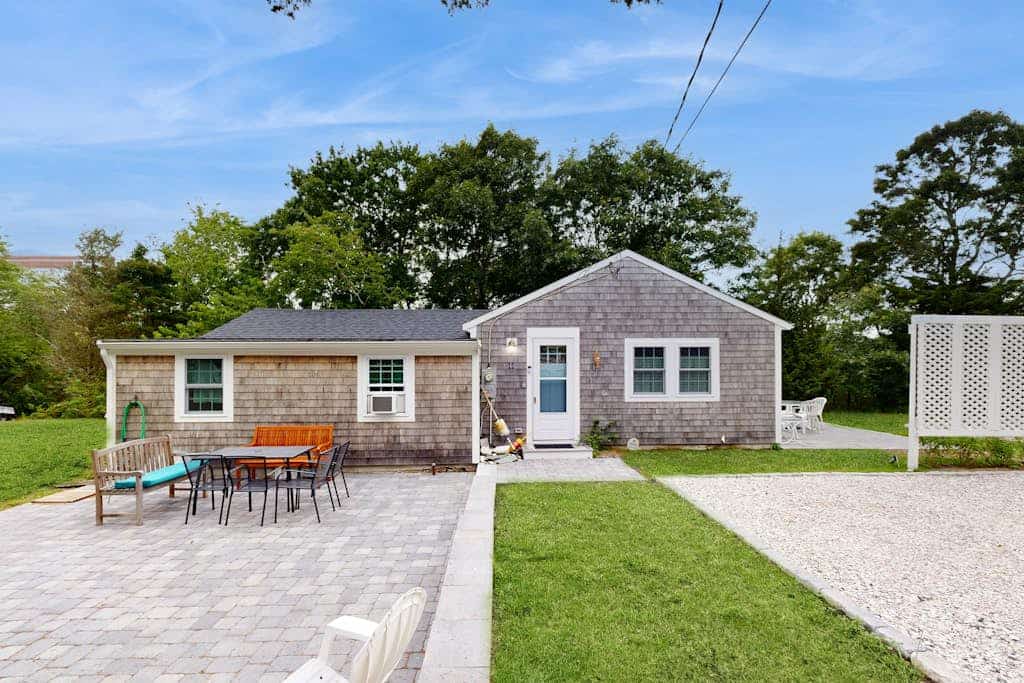 Beautifully renovated home walking distance to the beach & downtown Hyannis