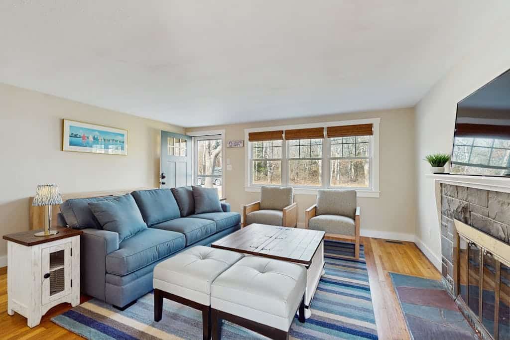 Peaceful Maravista escape with AC, W/D, yard, walk to Great Pond, & breezy charm