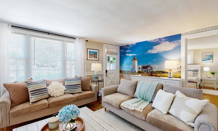 Cozy Cape Cottage w/ large yard, outdoor shower & close to beaches & attractions