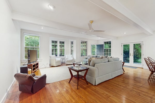 Dog-friendly historic home with yard, games, grill, children's items, W/D, & AC