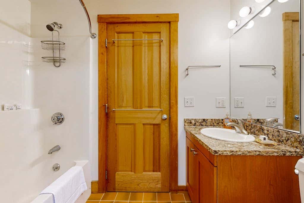 Chilmark Guest House