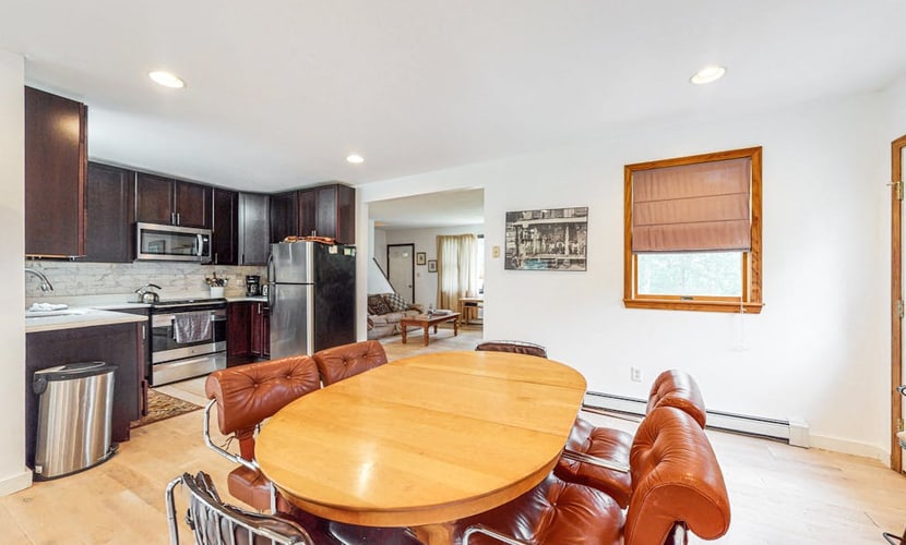 Adorable Home on a Grassy Lot w/ Free WiFi, Two Living Areas, & a Full Kitchen