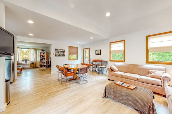 Adorable Home on a Grassy Lot w/ Free WiFi, Two Living Areas, & a Full Kitchen