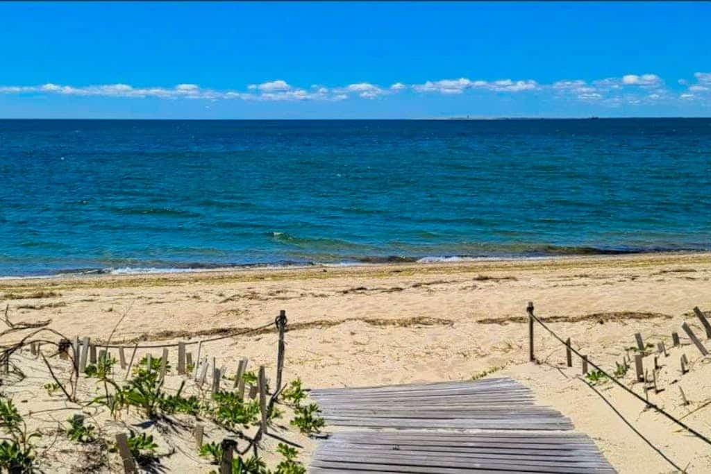 Peaceful Beachfront Cottage with Bay Views: near town, bike trails & dune walks