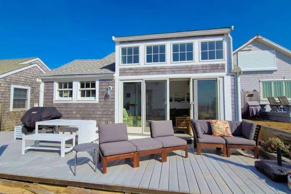 Peaceful Beachfront Cottage with Bay Views: near town, bike trails & dune walks