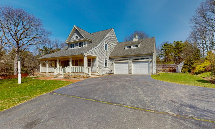 Idyllic home on half-acre with amazing location, 3 living areas, central AC, W/D