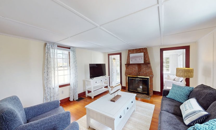 Newly furnished-Enjoy sun drenched days w/ gentle breezes & fragrant salt air