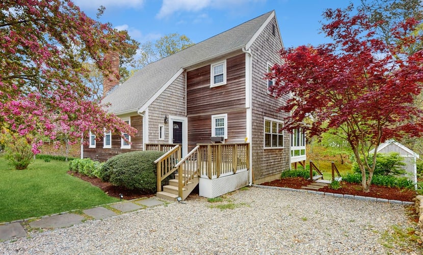 Cheery house with deck, sunroom & patio - short walk to pond, beach & Rail Trail