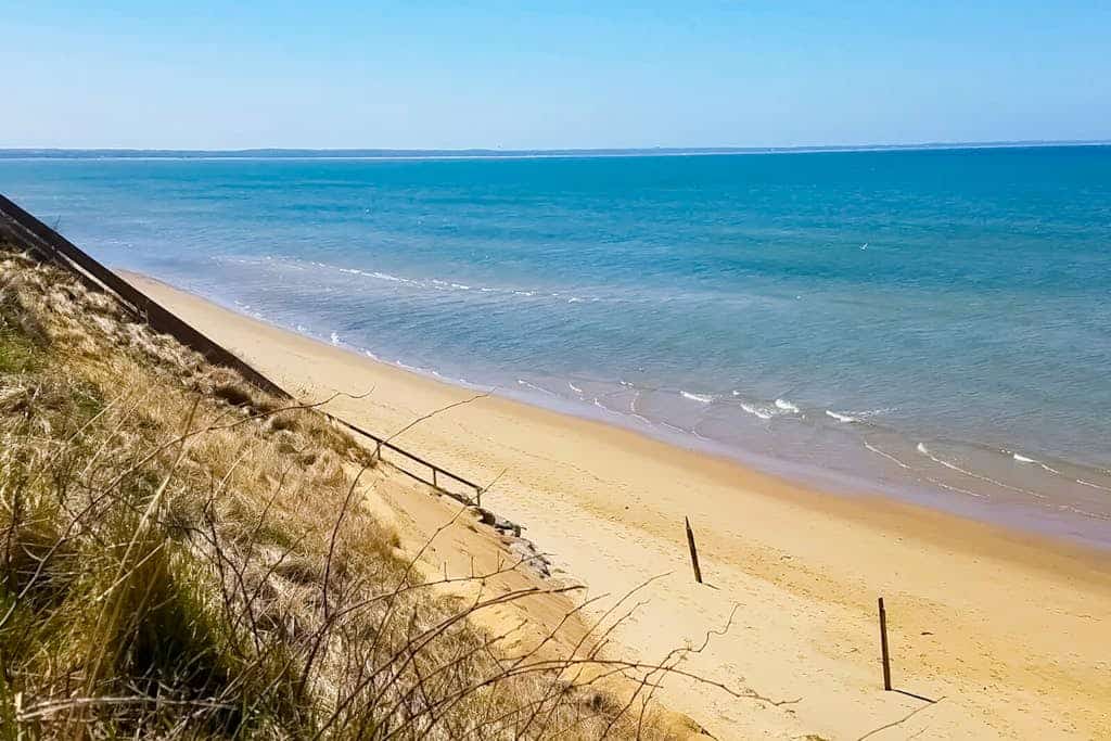 Charming home by the cape with firepit, fast WiFi, & washer/dryer